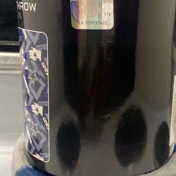 NFL Cowboys plush throw 50”X60” fleece blanket, new no ever used - Picture 3 of 4